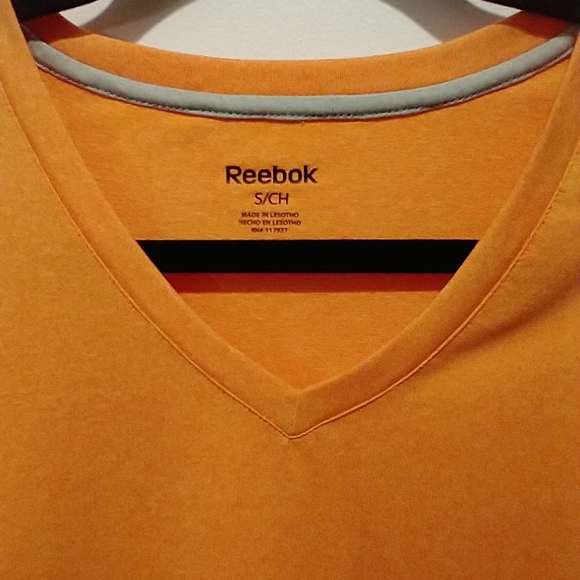 Reebok athletic orange shirt sleeve tee - Picture 2 of 3